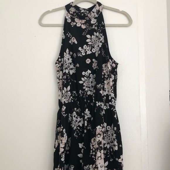 Black Floral Halter Romper - Picture 5 of 7